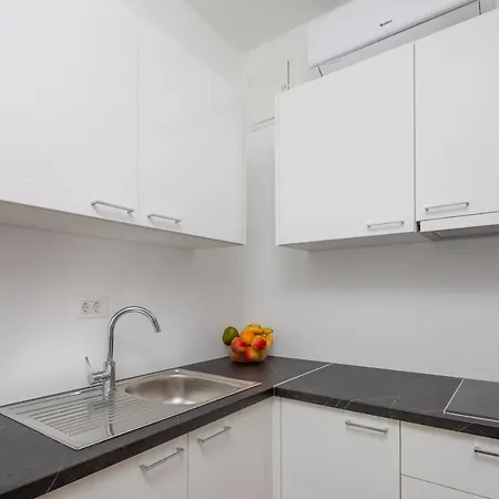 Absolute Beach Holidays * Dugi Rat