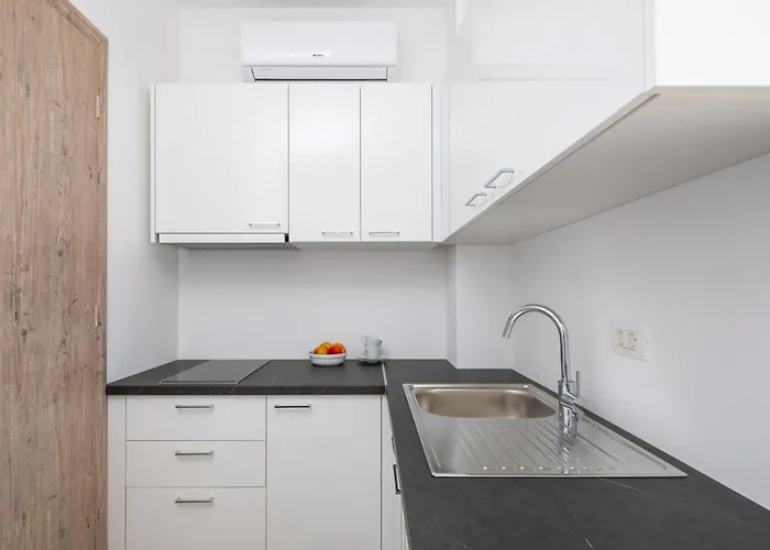 Absolute Beach Holidays * Dugi Rat